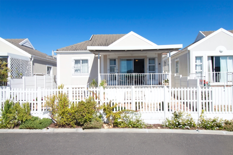 To Let 2 Bedroom Property for Rent in Capri Western Cape